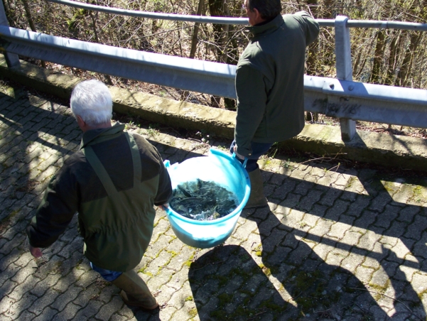  Image name: Pesca09.jpg 
 width: 601 pixel 
 height: 452 pixel 
 Size: 290239 bytes 
 Click to enlarge 