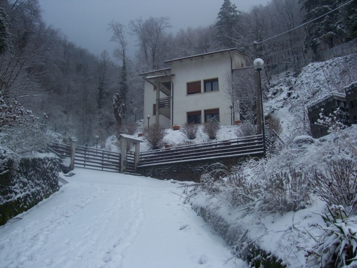  Image name: Case01.jpg 
 width: 700 pixel 
 height: 526 pixel 
 Size: 326400 bytes 
 Click to enlarge 