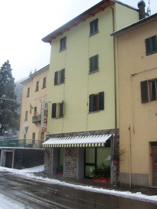  Image name: Case11.jpg 
 width: 526 pixel 
 height: 700 pixel 
 Size: 242748 bytes 
 Click to enlarge 