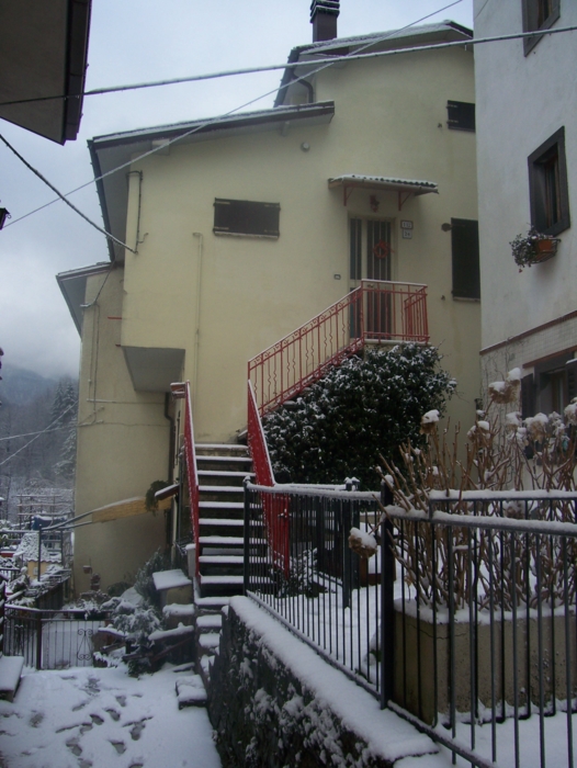  Image name: Case16.jpg 
 width: 526 pixel 
 height: 700 pixel 
 Size: 292620 bytes 
 Click to enlarge 