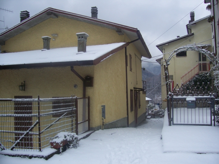  Image name: Case17.jpg 
 width: 700 pixel 
 height: 526 pixel 
 Size: 274374 bytes 
 Click to enlarge 