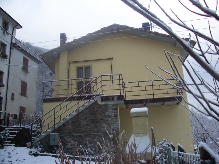  Image name: Case33.jpg 
 width: 700 pixel 
 height: 526 pixel 
 Size: 293306 bytes 
 Click to enlarge 