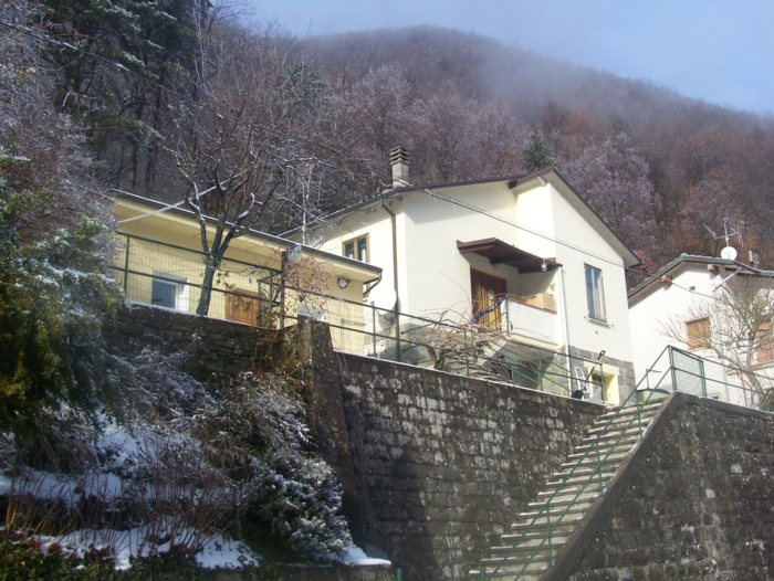  Image name: Case39.jpg 
 width: 700 pixel 
 height: 526 pixel 
 Size: 359936 bytes 
 Click to enlarge 