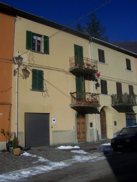  Image name: Case45.jpg 
 width: 526 pixel 
 height: 700 pixel 
 Size: 264401 bytes 
 Click to enlarge 