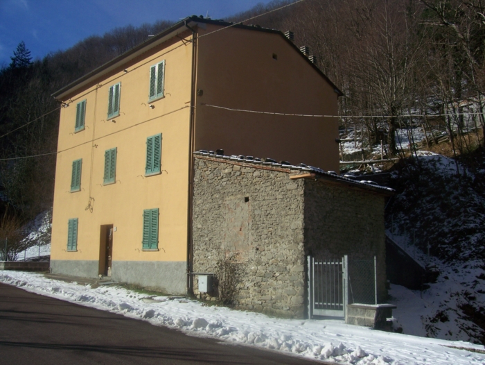  Image name: Case51.jpg 
 width: 700 pixel 
 height: 526 pixel 
 Size: 306452 bytes 
 Click to enlarge 