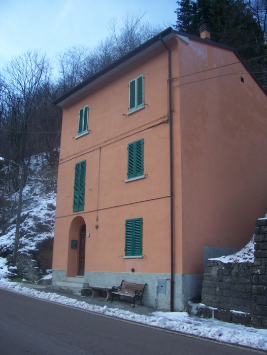  Image name: Case54.jpg 
 width: 526 pixel 
 height: 700 pixel 
 Size: 283391 bytes 
 Click to enlarge 