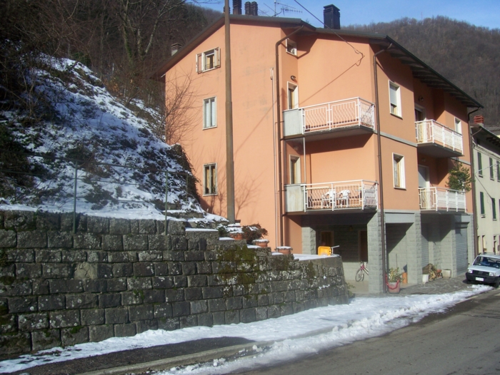  Image name: Case58.jpg 
 width: 700 pixel 
 height: 526 pixel 
 Size: 340675 bytes 
 Click to enlarge 