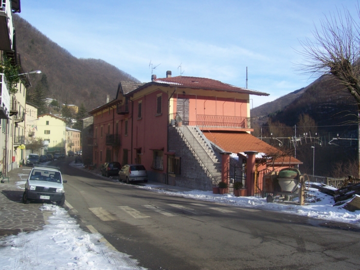  Image name: Case59.jpg 
 width: 700 pixel 
 height: 526 pixel 
 Size: 295921 bytes 
 Click to enlarge 