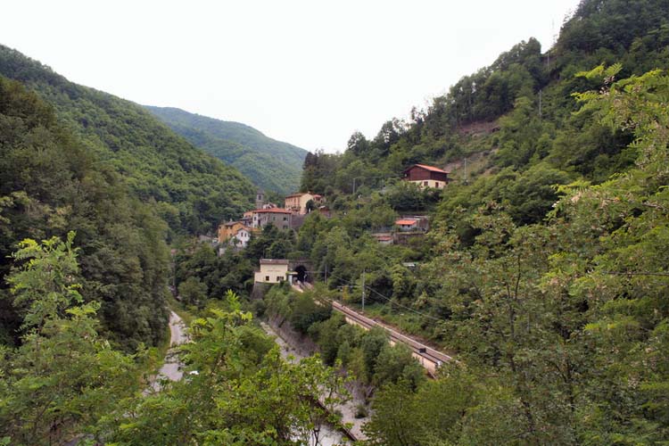  Image name: 01-biagioni.jpg 
 width: 750 pixel 
 height: 500 pixel 
 Size: 81199 bytes 
 Click to enlarge 