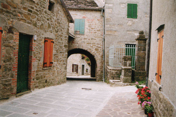  Image name: 08-lustrola.jpg 
 width: 600 pixel 
 height: 400 pixel 
 Size: 91538 bytes 
 Click to enlarge 