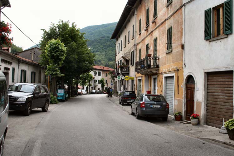  Image name: 01-pracchia.jpg 
 width: 750 pixel 
 height: 500 pixel 
 Size: 68232 bytes 
 Click to enlarge 