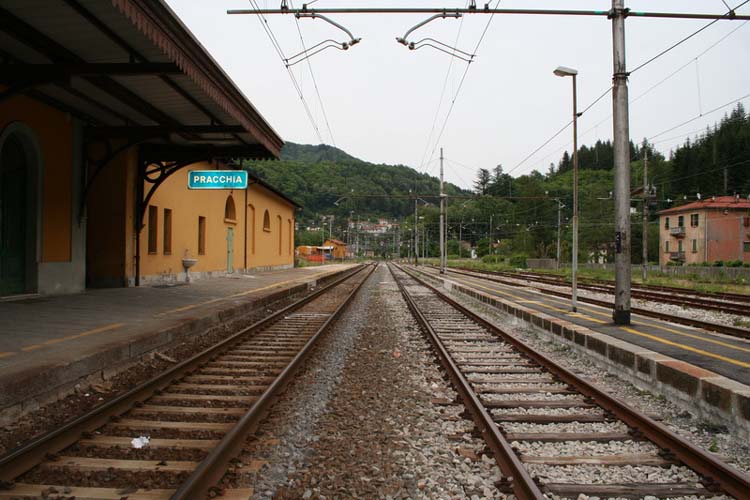  Image name: 05-pracchia.jpg 
 width: 750 pixel 
 height: 500 pixel 
 Size: 68805 bytes 
 Click to enlarge 